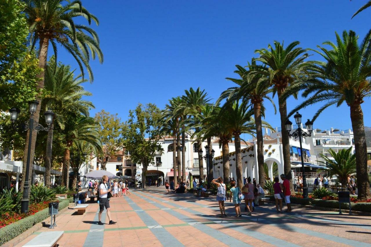 Rico Apartaments Parador Nerja Exteriör bild